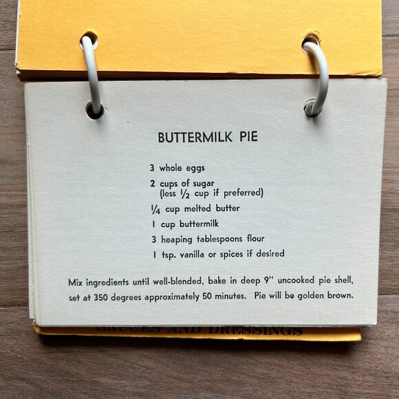 Vintage Roanoke Island North Carolina 2-ring flip cookbook - Picture 6 of 8